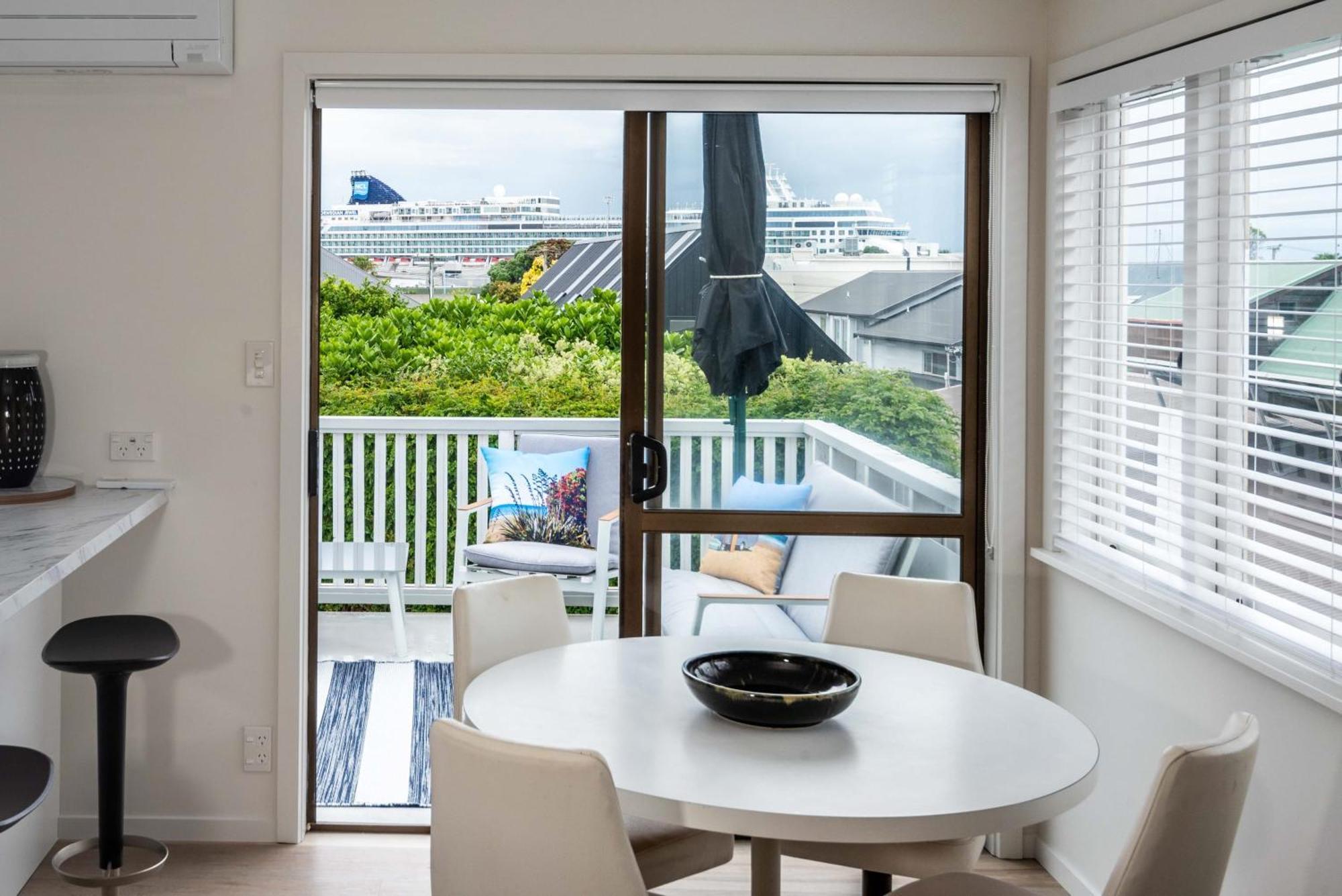 Awesome Beach House On Oceanview Road 마운트마운가누이 외부 사진